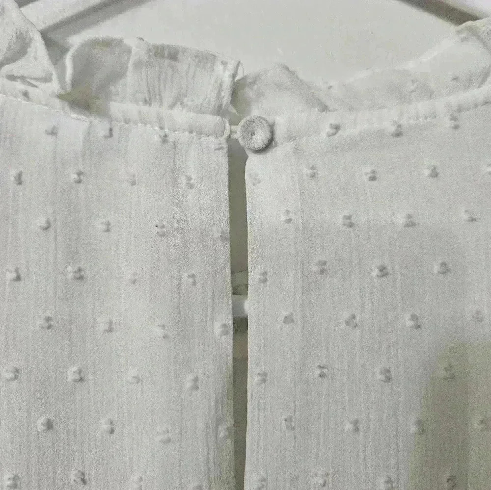 EUC! DR2 white blouse! - Picture 6 of 6